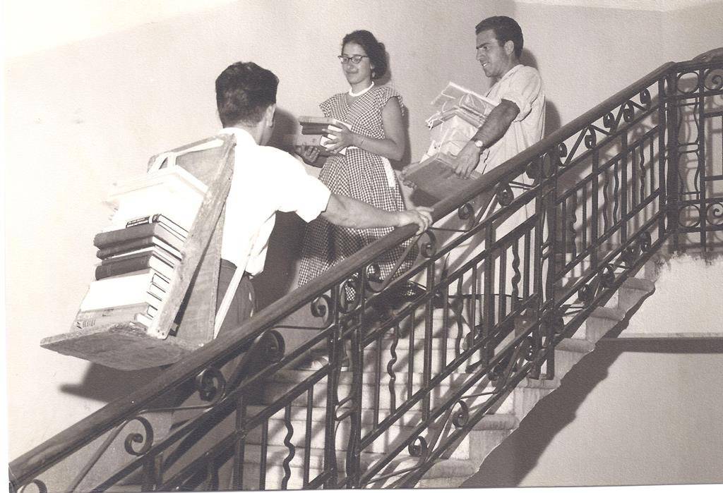 The library at its temporary home at the Terra Sancta building, 1960 (Photo, David Charis)